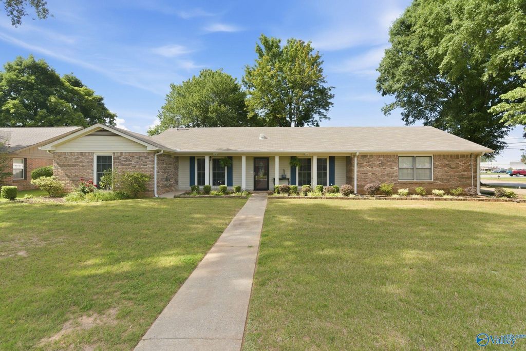 2102 Saint Andrews Street SW, Decatur, AL 35603