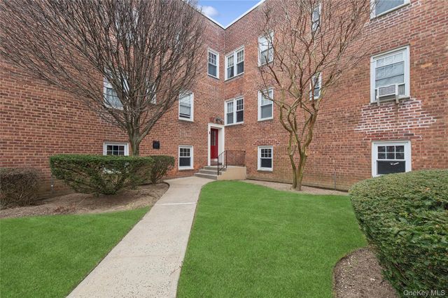 200 N Village Avenue A3, Rockville Centre, NY 11570