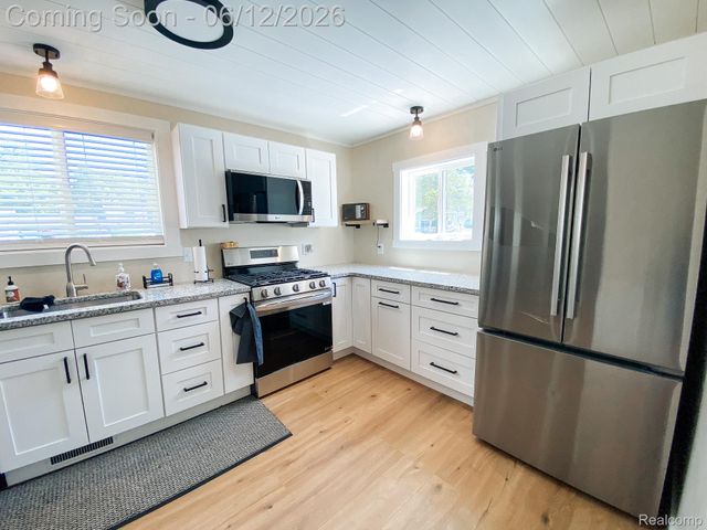 10514 Hamburg Road, Hamburg Township, MI 48189