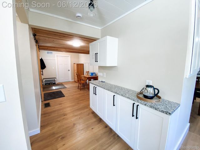 10514 Hamburg Road, Hamburg Township, MI 48189