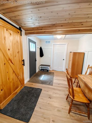 10514 Hamburg Road, Hamburg Township, MI 48189
