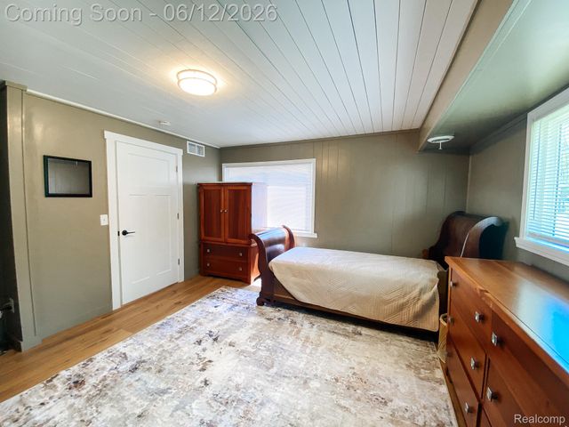 10514 Hamburg Road, Hamburg Township, MI 48189