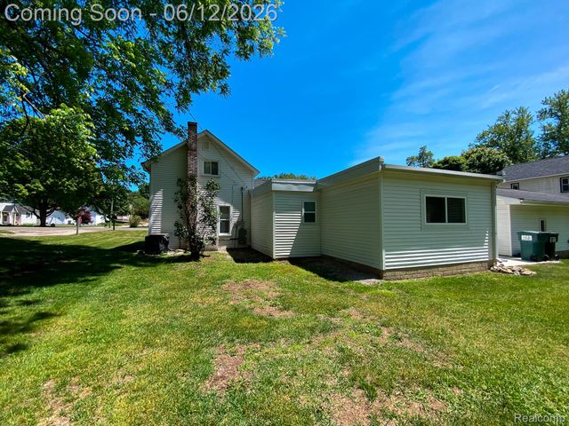 10514 Hamburg Road, Hamburg Township, MI 48189