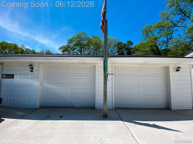 10514 Hamburg Road, Hamburg Township, MI 48189
