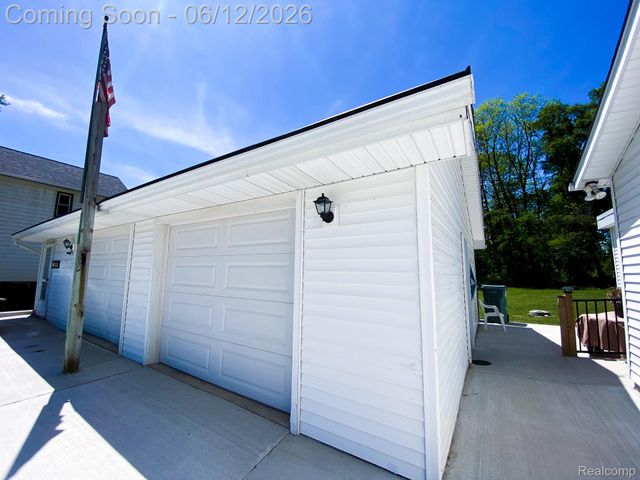 10514 Hamburg Road, Hamburg Township, MI 48189
