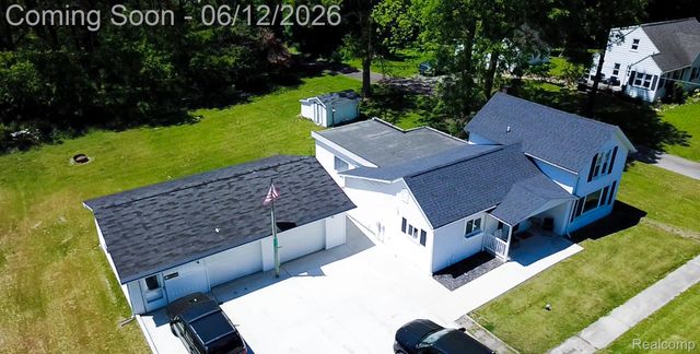 10514 Hamburg Road, Hamburg Township, MI 48189