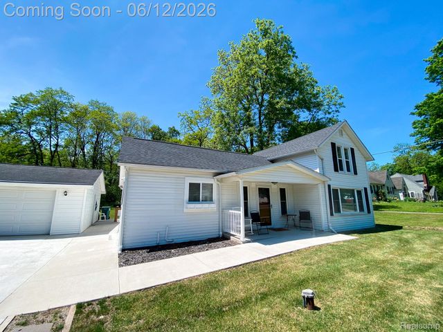 10514 Hamburg Road, Hamburg Township, MI 48189