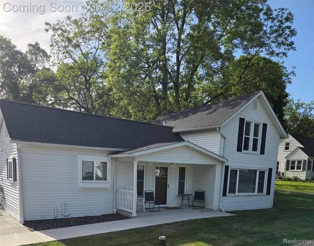 10514 Hamburg Road, Hamburg Township, MI 48189