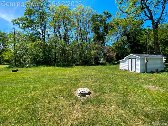 10514 Hamburg Road, Hamburg Township, MI 48189