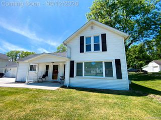 10514 Hamburg Road, Hamburg Township, MI 48189