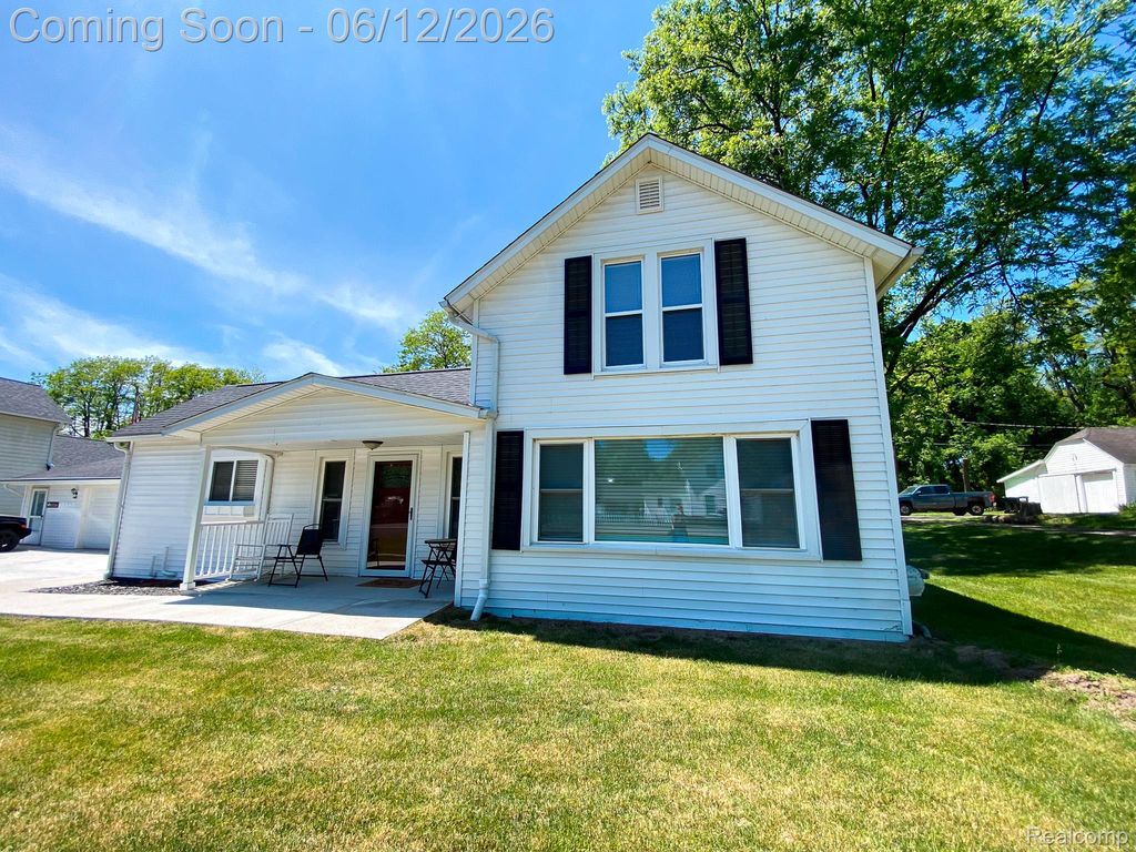10514 Hamburg Road, Hamburg Township, MI 48189