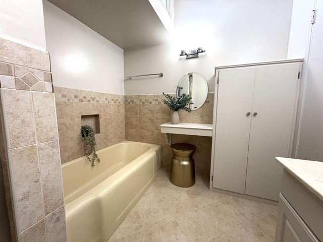 42 Lake Forest Drive, Daly City, CA 94015