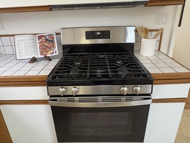 42 Lake Forest Drive, Daly City, CA 94015