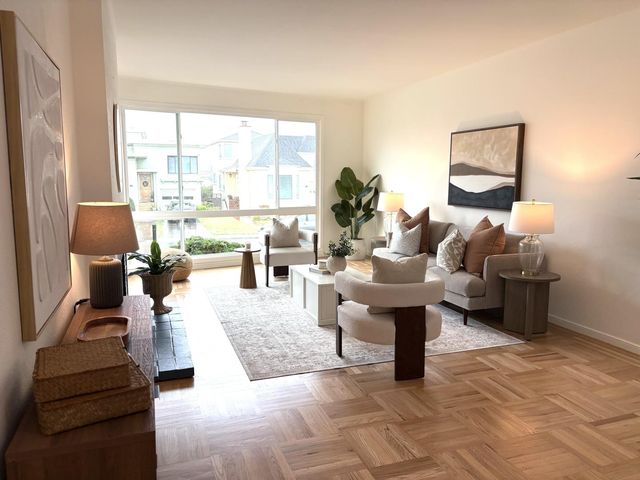 42 Lake Forest Drive, Daly City, CA 94015