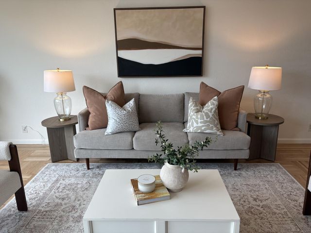 42 Lake Forest Drive, Daly City, CA 94015