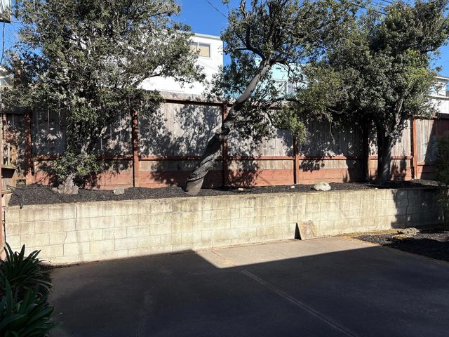 42 Lake Forest Drive, Daly City, CA 94015