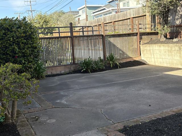 42 Lake Forest Drive, Daly City, CA 94015