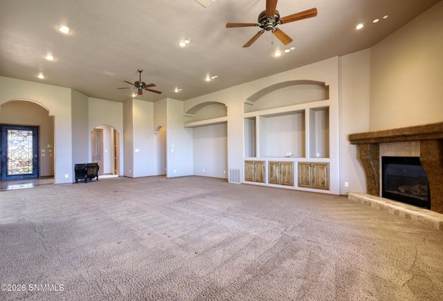1301 Estancia Court, Las Cruces, NM 88007