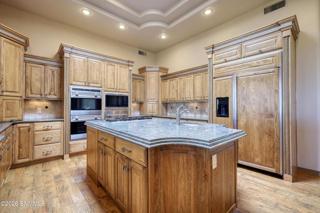1301 Estancia Court, Las Cruces, NM 88007