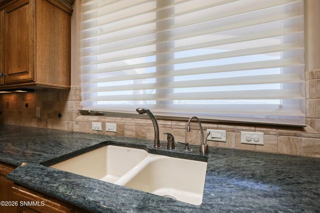 1301 Estancia Court, Las Cruces, NM 88007