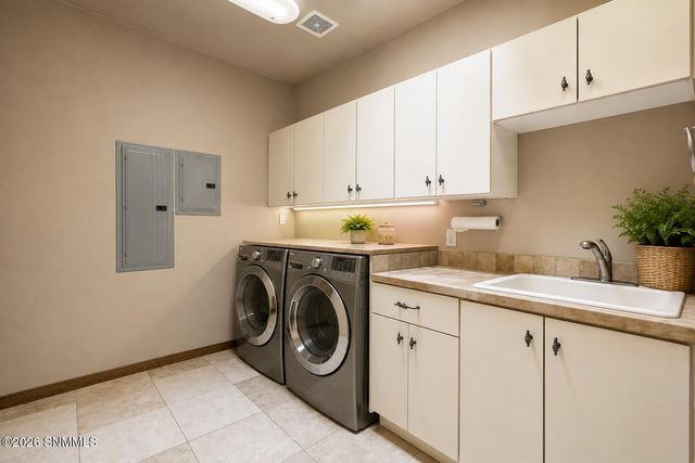 1301 Estancia Court, Las Cruces, NM 88007