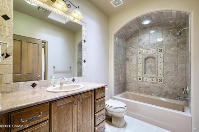 1301 Estancia Court, Las Cruces, NM 88007
