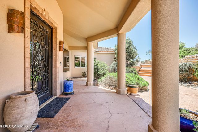 1301 Estancia Court, Las Cruces, NM 88007