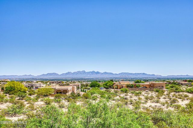 1301 Estancia Court, Las Cruces, NM 88007