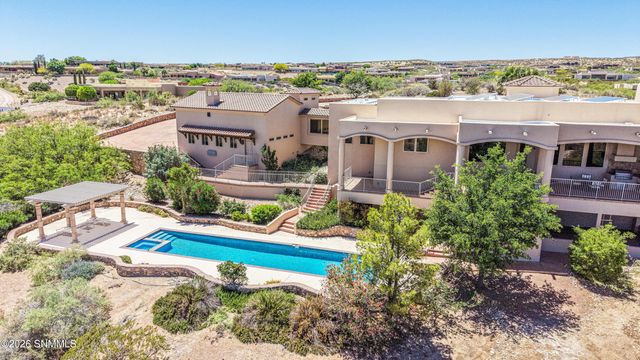 1301 Estancia Court, Las Cruces, NM 88007