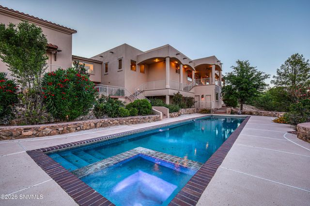 1301 Estancia Court, Las Cruces, NM 88007