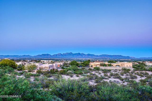 1301 Estancia Court, Las Cruces, NM 88007