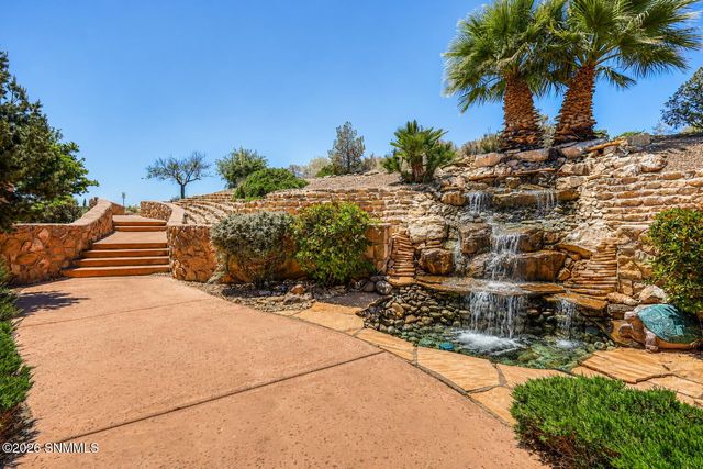 1301 Estancia Court, Las Cruces, NM 88007