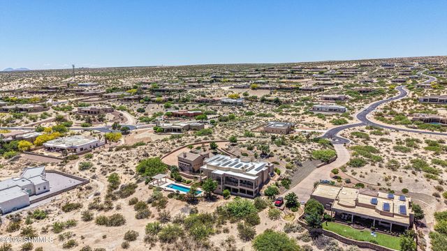 1301 Estancia Court, Las Cruces, NM 88007