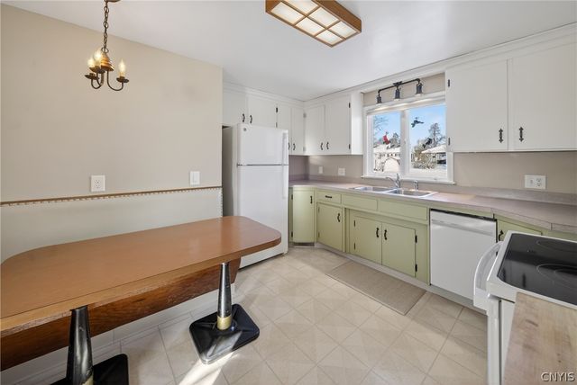 106 West Dauenhauer Street, Manlius, NY 13057