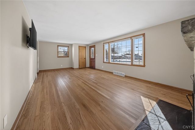 106 West Dauenhauer Street, Manlius, NY 13057