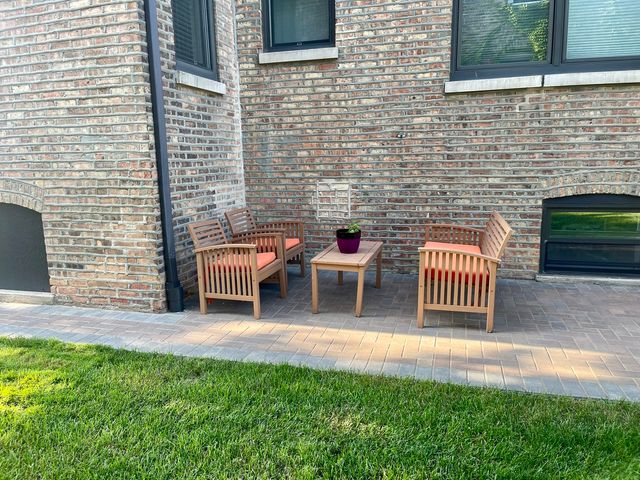 2112 N Sawyer Avenue I, Chicago, IL 60647