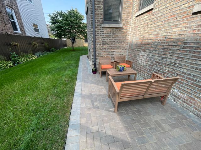 2112 N Sawyer Avenue I, Chicago, IL 60647