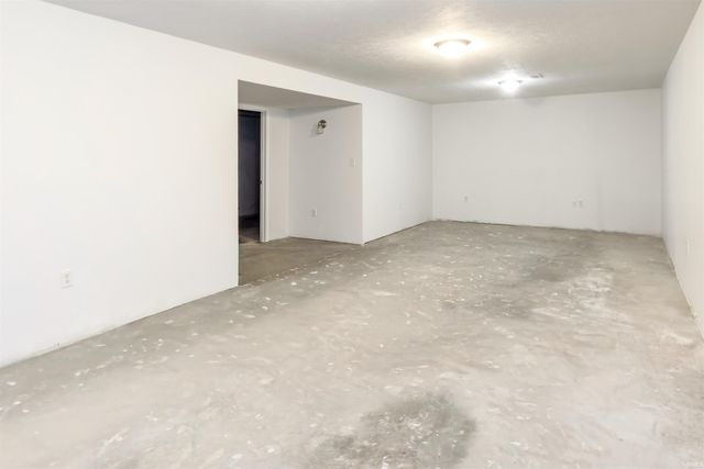 25831 Northland Crossing Drive, Elkhart, IN 46514