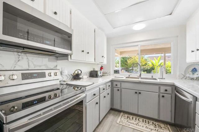 17503 Plaza Dolores, San Diego, CA 92128