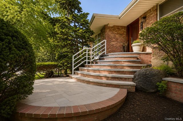 561 Golf Drive, Valley Stream, NY 11581