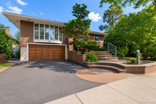 561 Golf Drive, Valley Stream, NY 11581