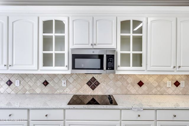 307 Meadowview Lane, Brandon, MS 39047