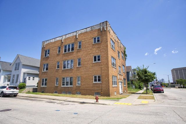1242 W Highland AVENUE, Milwaukee, WI 53233