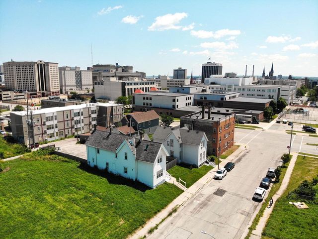 1242 W Highland AVENUE, Milwaukee, WI 53233