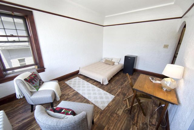 1242 W Highland AVENUE, Milwaukee, WI 53233