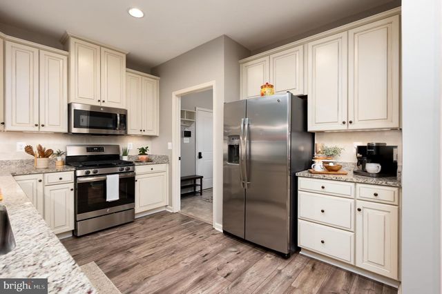 8323 PONDVIEW DR, Millersville, MD 21108