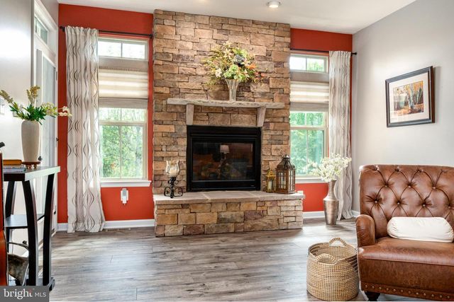 8323 PONDVIEW DR, Millersville, MD 21108