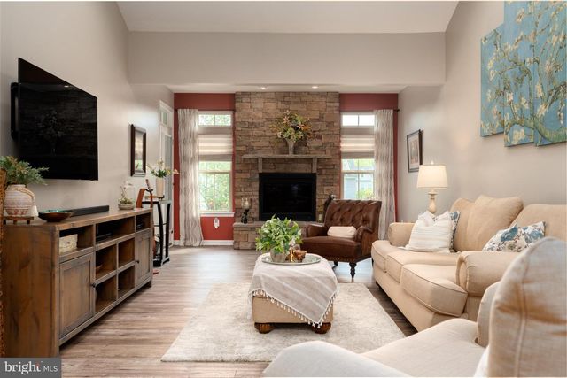 8323 PONDVIEW DR, Millersville, MD 21108