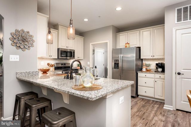 8323 PONDVIEW DR, Millersville, MD 21108