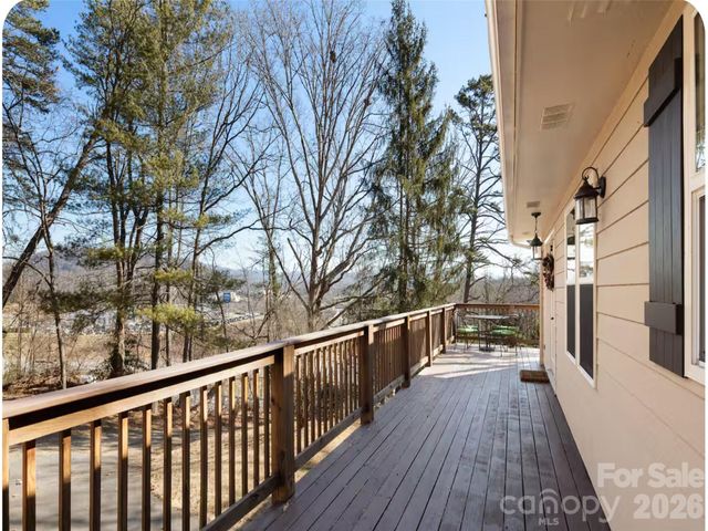 502 Long Shoals Road, Arden, NC 28704
